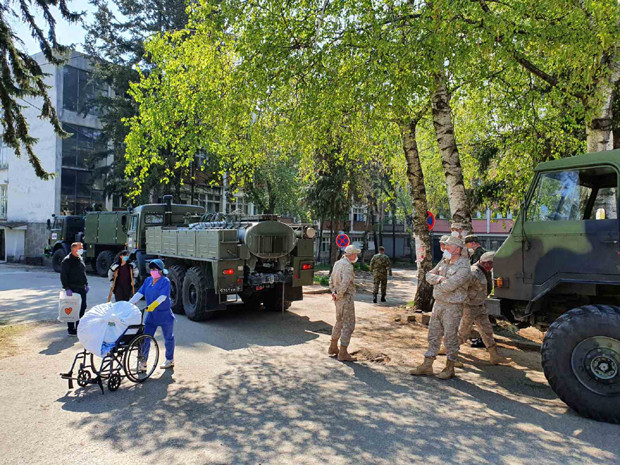 Руси дезинфикују врањски Здравствени центар